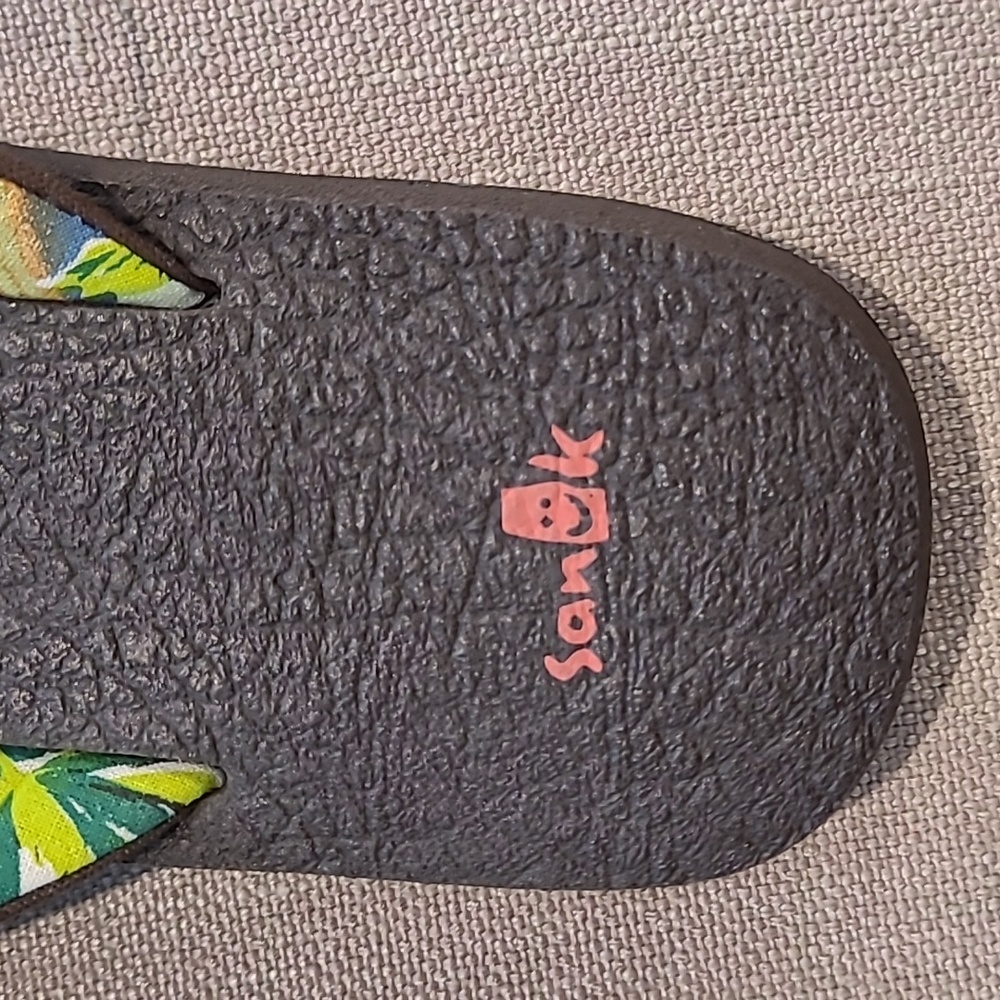 Sanuk Brown Thong Sandals - Picture 8 of 14